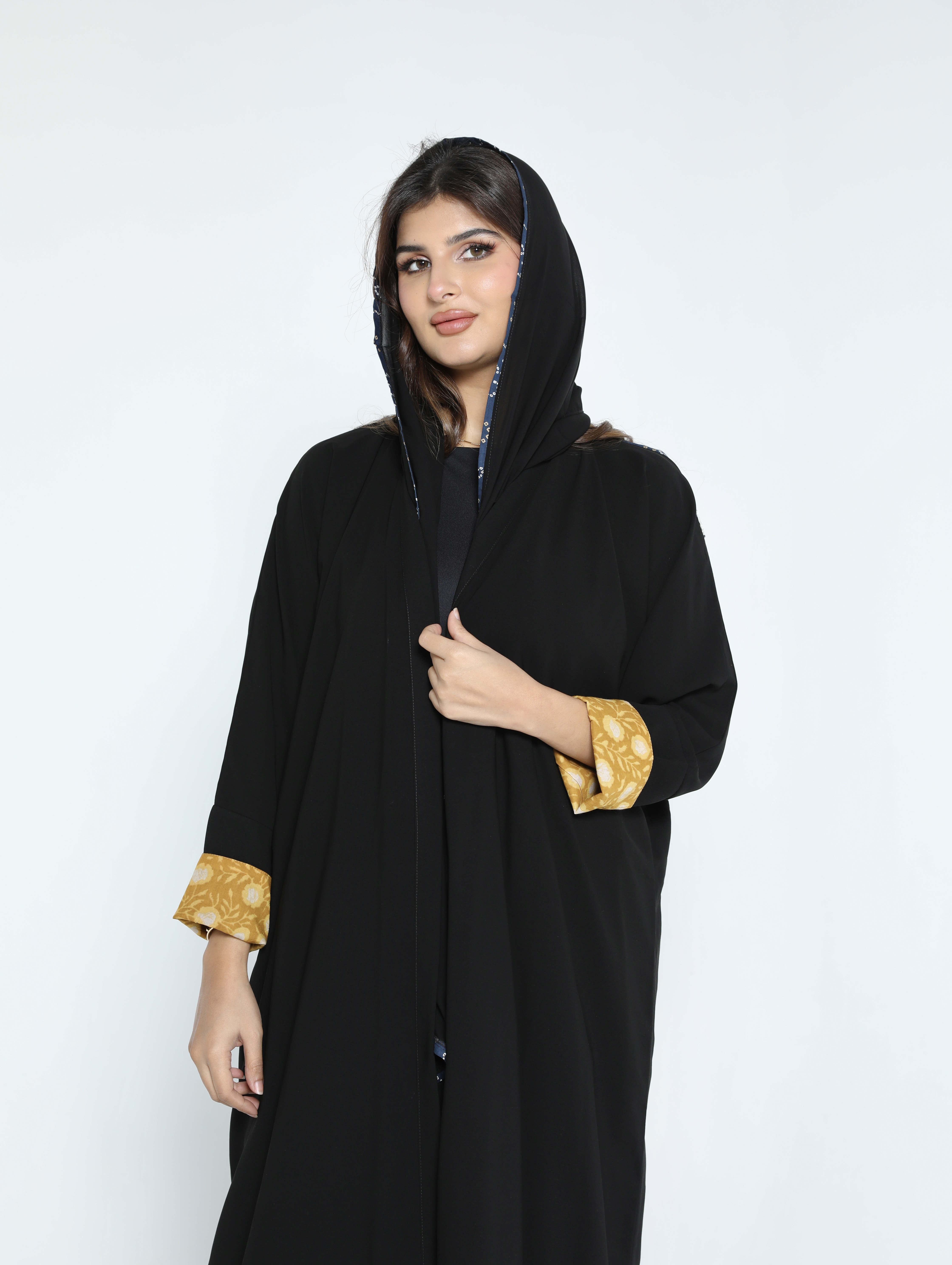 عباية مشجرة - نيدل كرياتفيتي
