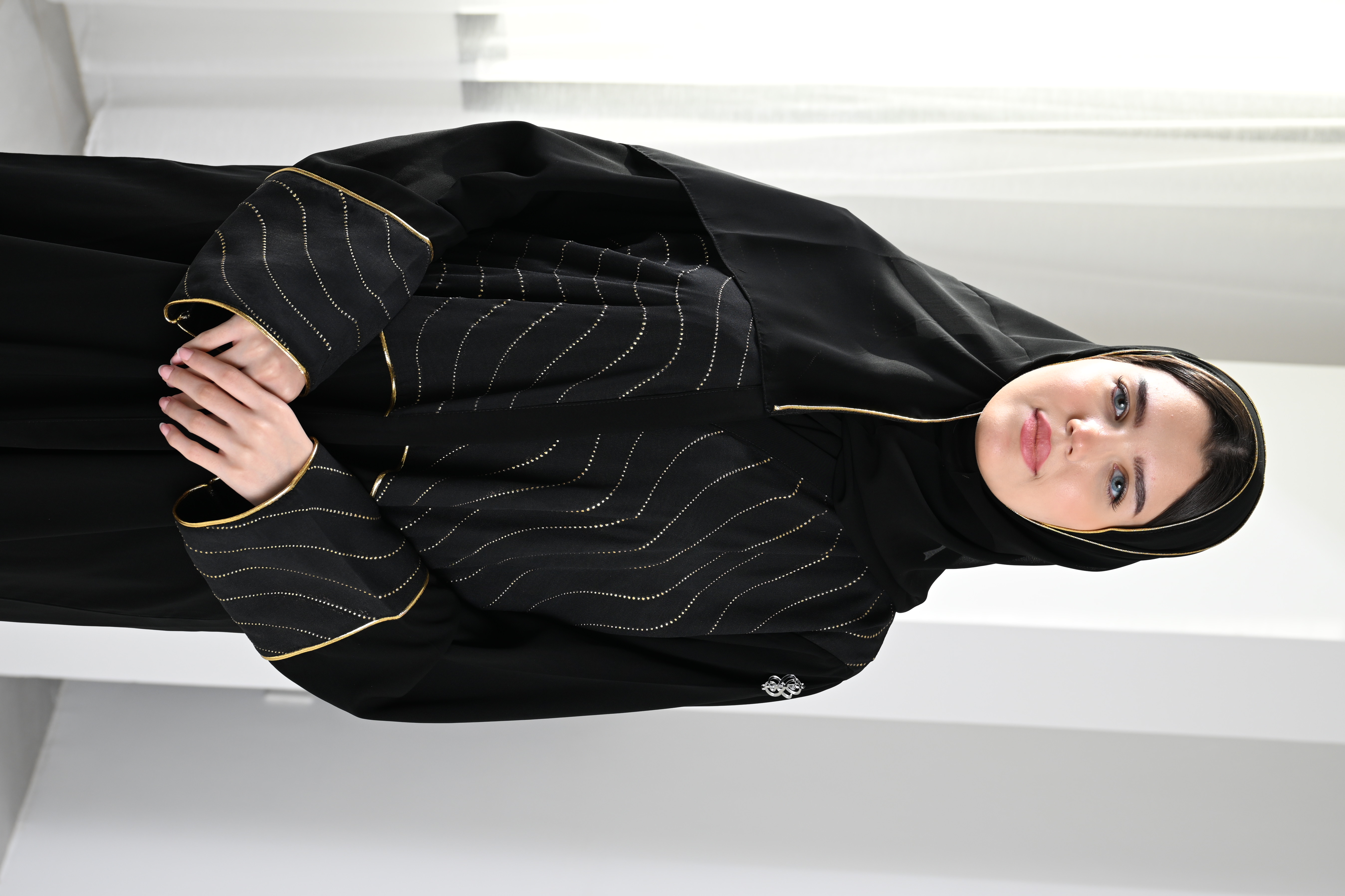 عبايه مطرزة