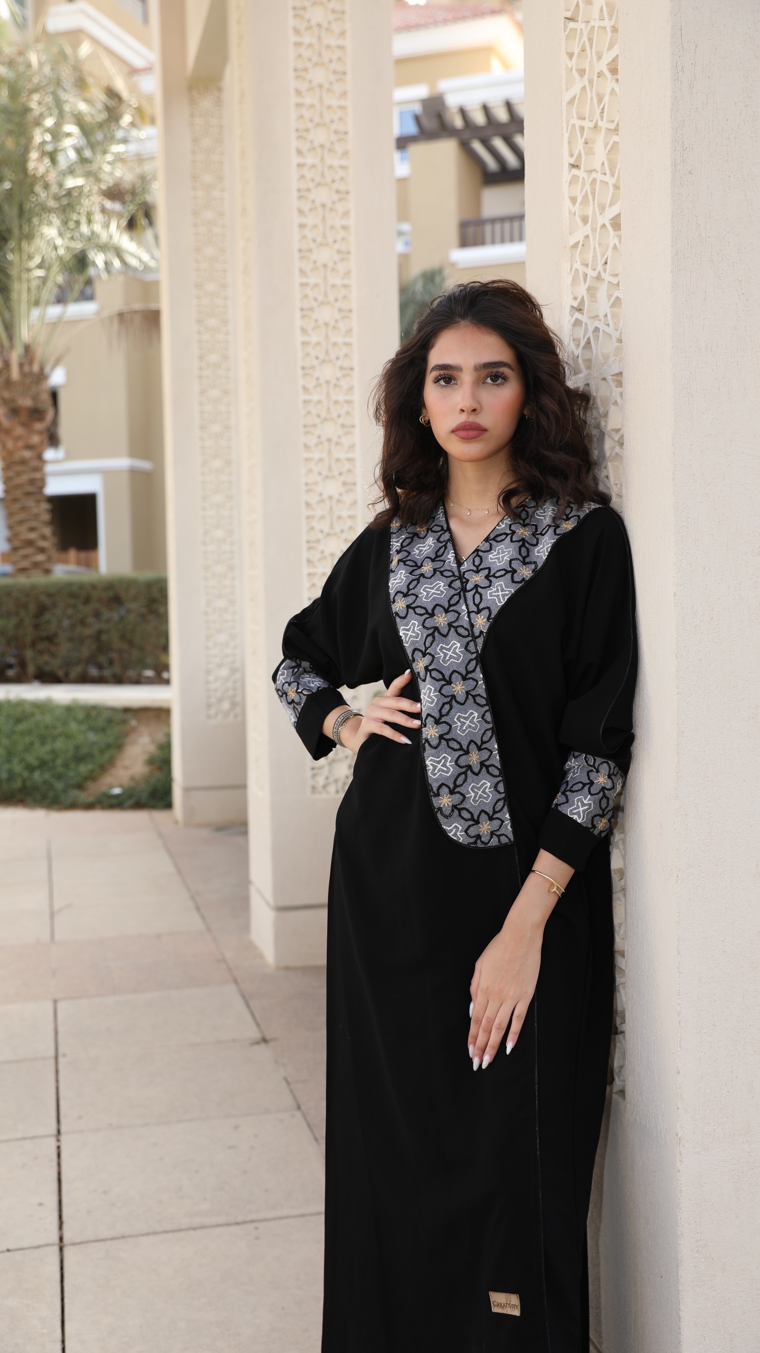عباية نسائية سوداء - نيدل كرياتفيتي