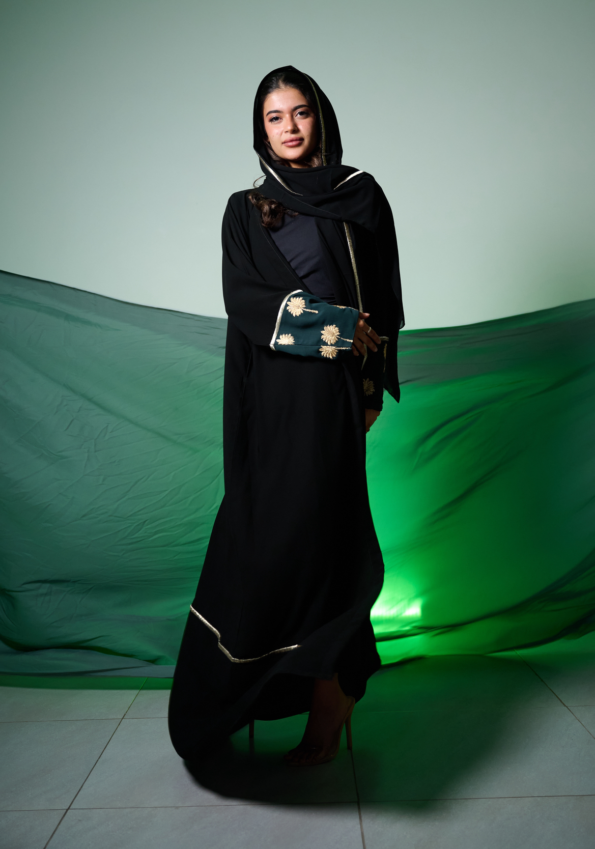 عباية خليجي اسود