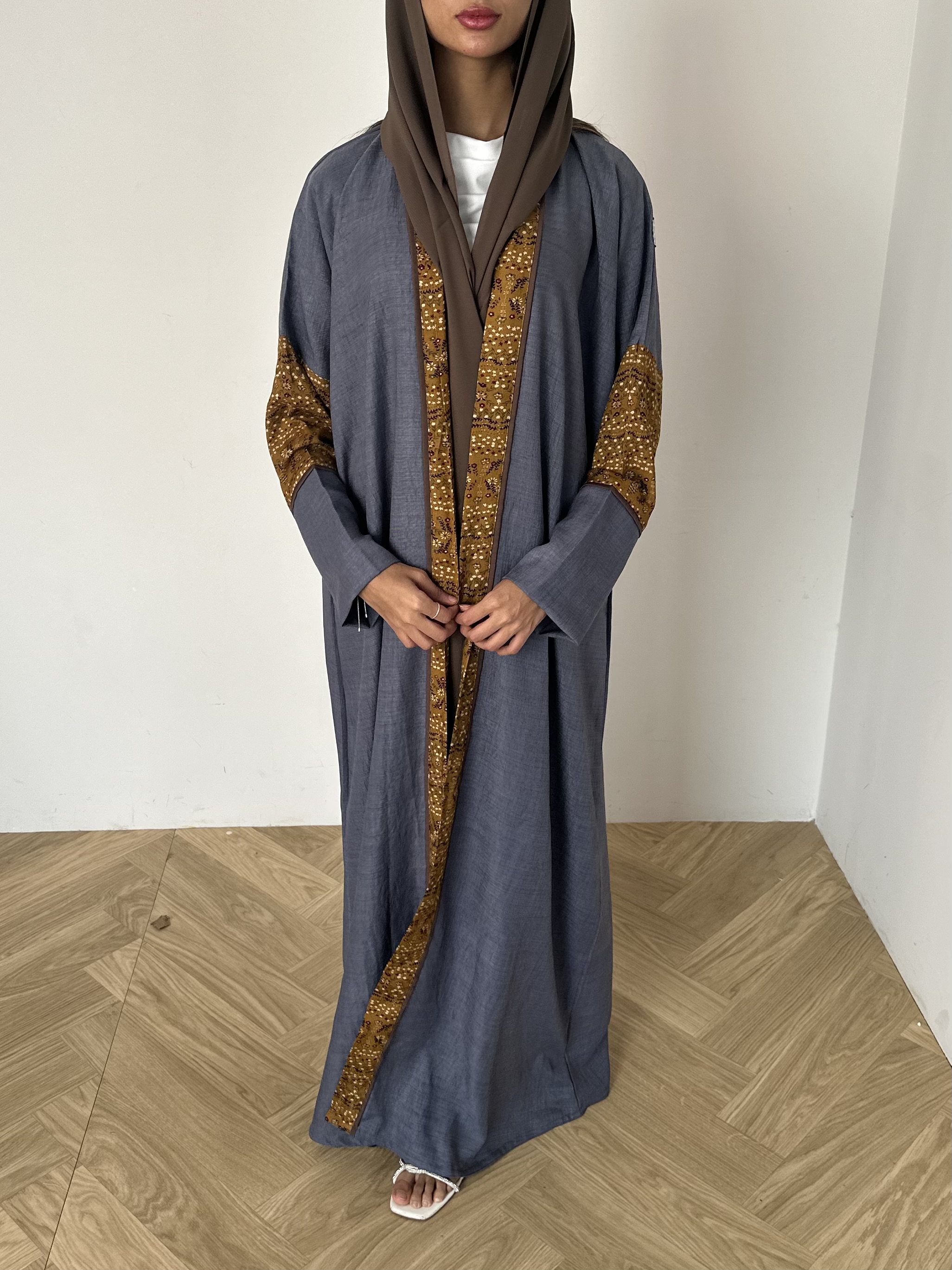 خامة كريب للعبايه
