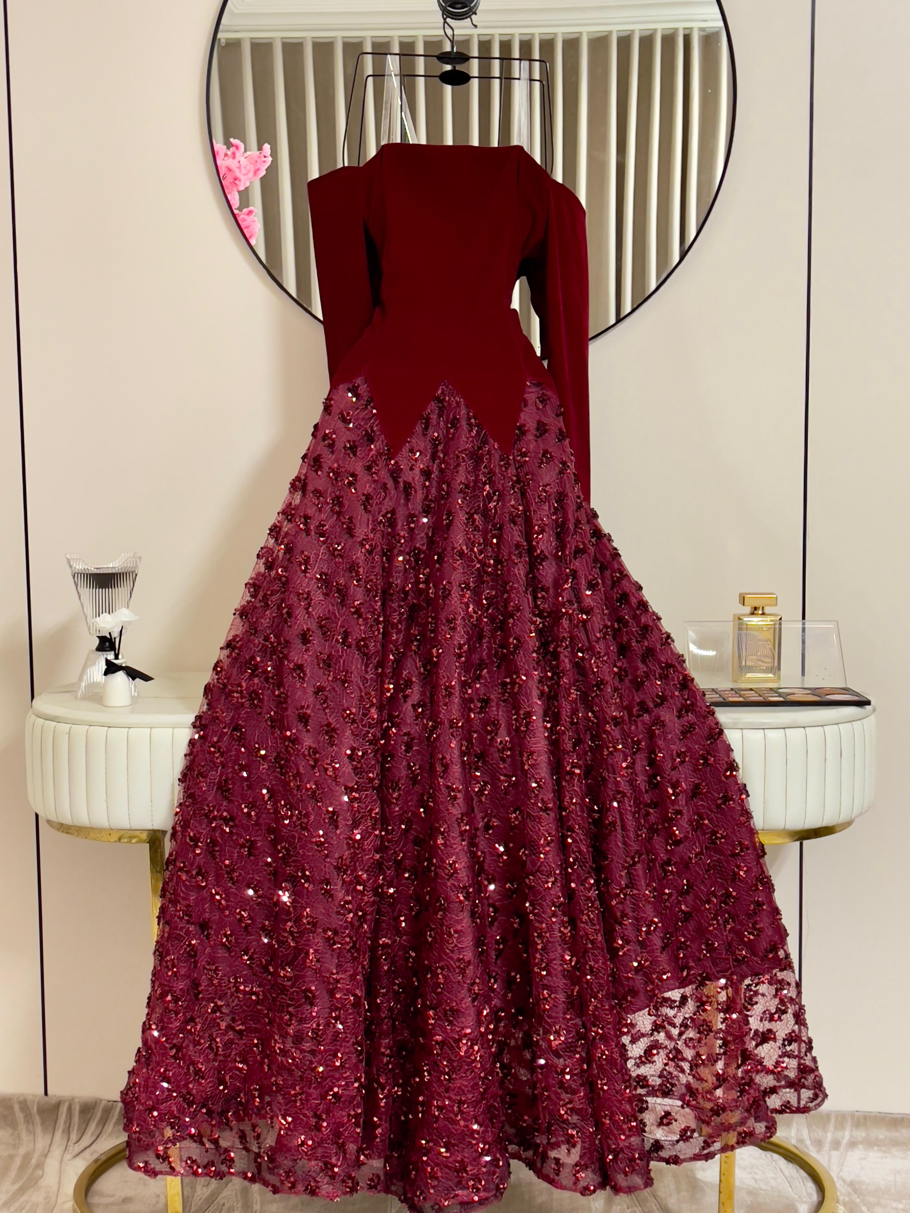  فستان سهره مخمل على خرز راقي  
