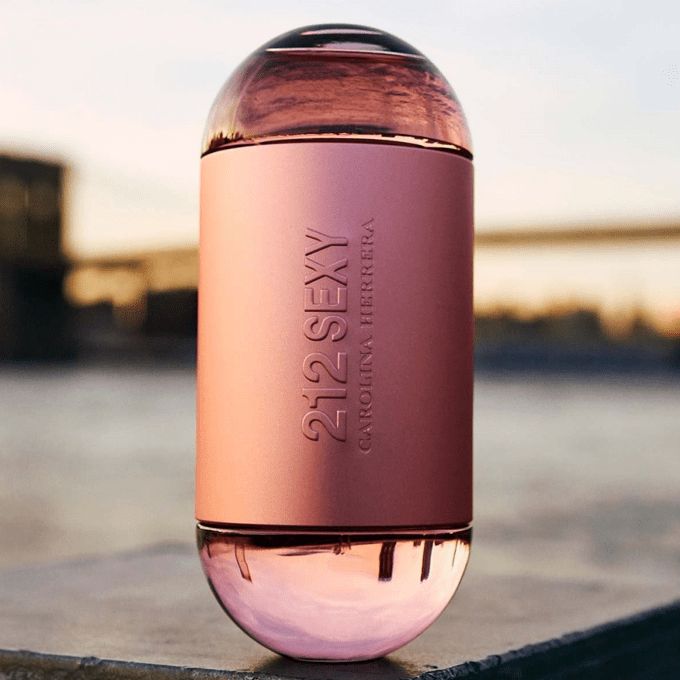  عطر سكسي 212 من كارولينا هريرا للنساء - او دي برفيوم 