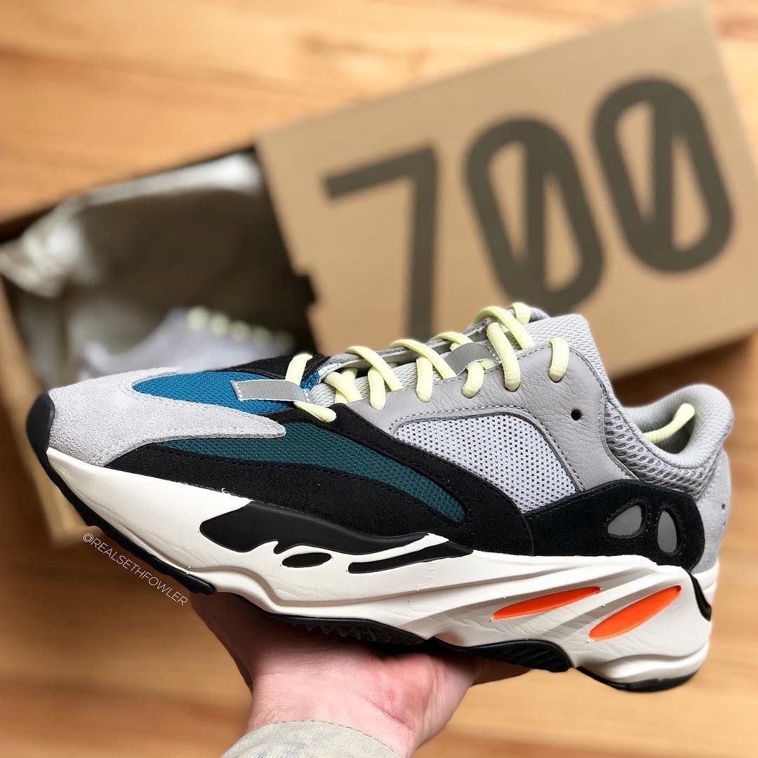 Yeezy Boost 700 “Wave Runner” sneakers – AD057