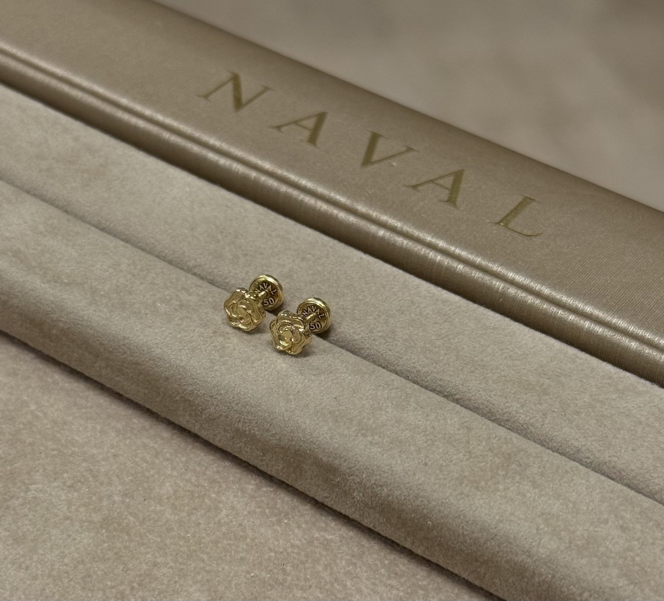 حلق ذهب اطفال بريمه وردة من كولكشن BABY NAVAL