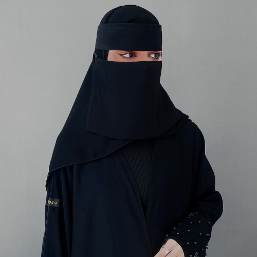 نقاب كوري قصير مطاط مايل ومقوى 