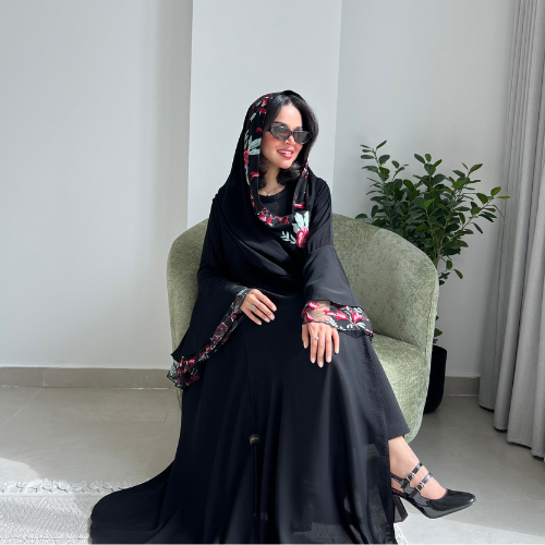 عباية انترنت سوداء الأكمام فرنسية مع تل مطرزة بالورد الأحمر (عباية مريم) 