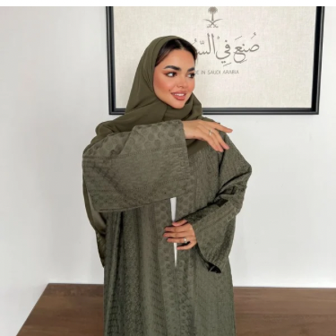 عباية باللون الزيتي من خامه الركامة الفاخرة ( عبايه سديم زيتي)