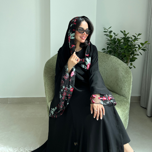 عباية انترنت سوداء الأكمام فرنسية مع تل مطرزة بالورد الأحمر (عباية مريم) 