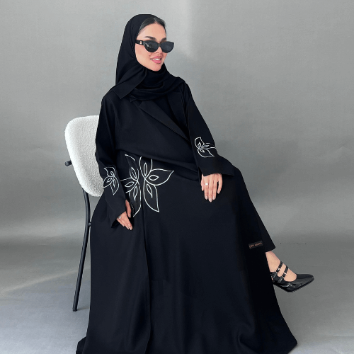 عباية بليزر أنيقة مطرزة بالورد الأبيض (عباية اثير) 