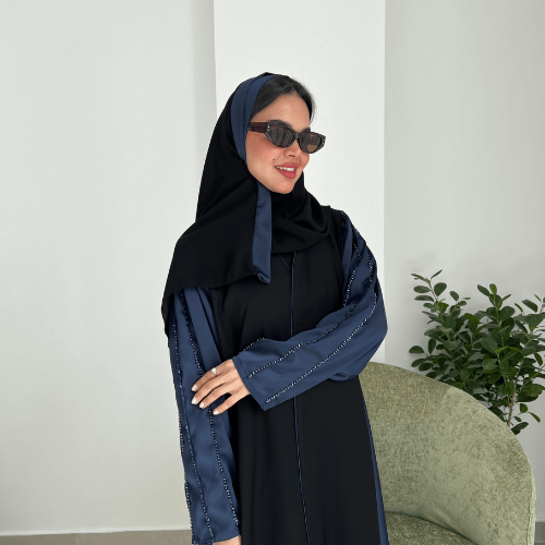 عباية كلوش بأكمام وجوانب باللون الكحلي مع شك يدوي على الكتف (عباية فرح كحلي)