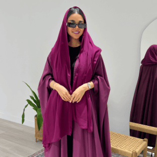 عبايات ملونه