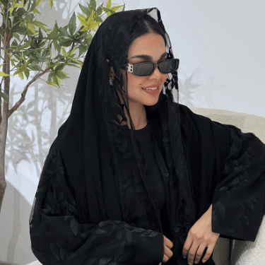 طرحة اسود بتطريز اسود على التل