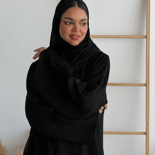 عباية انترنت سوداء مزينة بأزرار ( عباية دعاء)