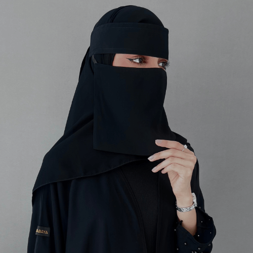 نقاب كوري قصير مطاط مايل ومقوى 