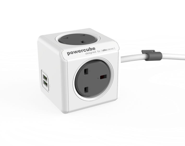 باور كيوب مع وصلة 3 م من ألوكاكوك مع أربع مقابس كهرباء + منفذين شحن USB