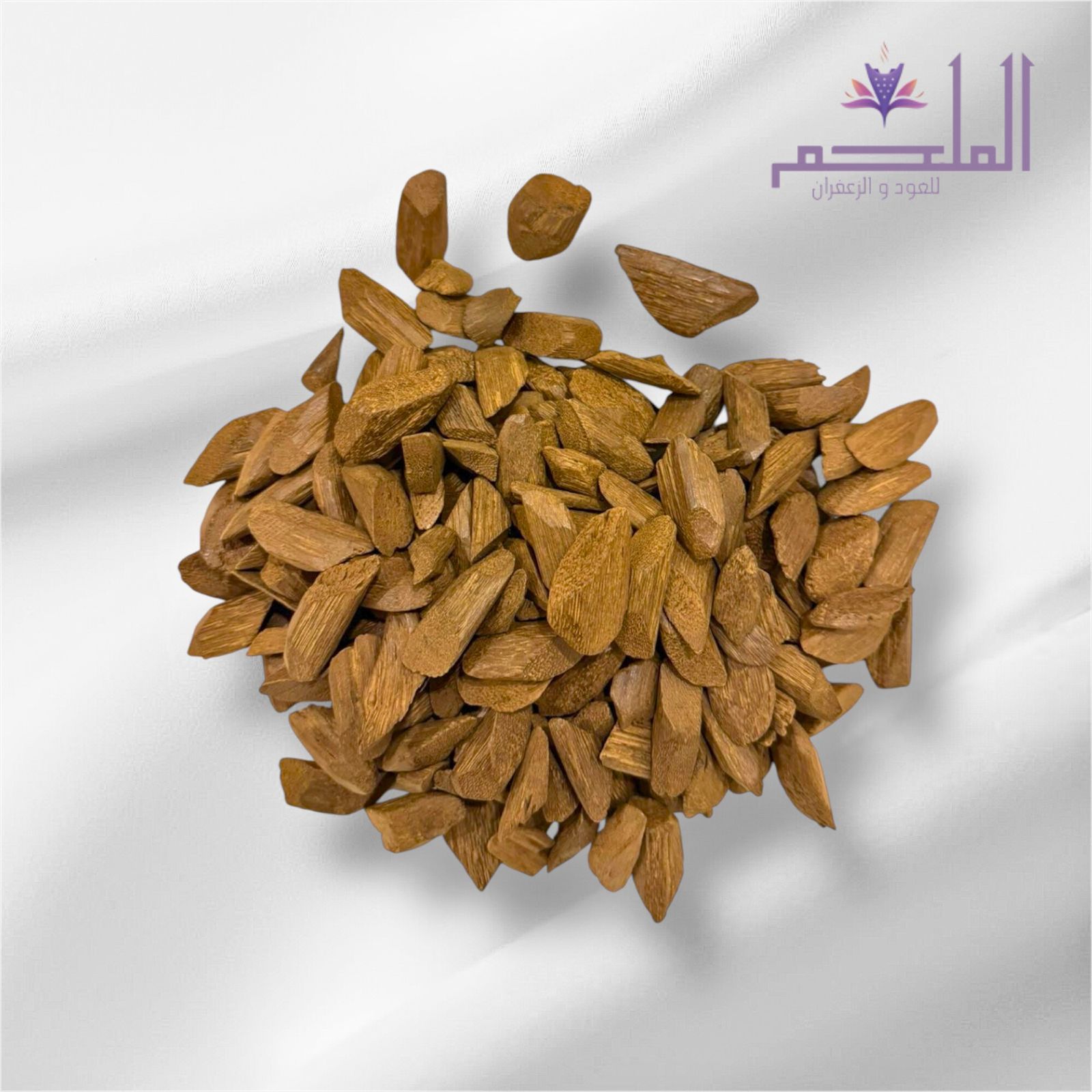 ثمن كيلو عود موروكي سوبر ١٢٥ غرام + هديه مسك التوت ومسك بيور + دهن عود كمبودي معتق