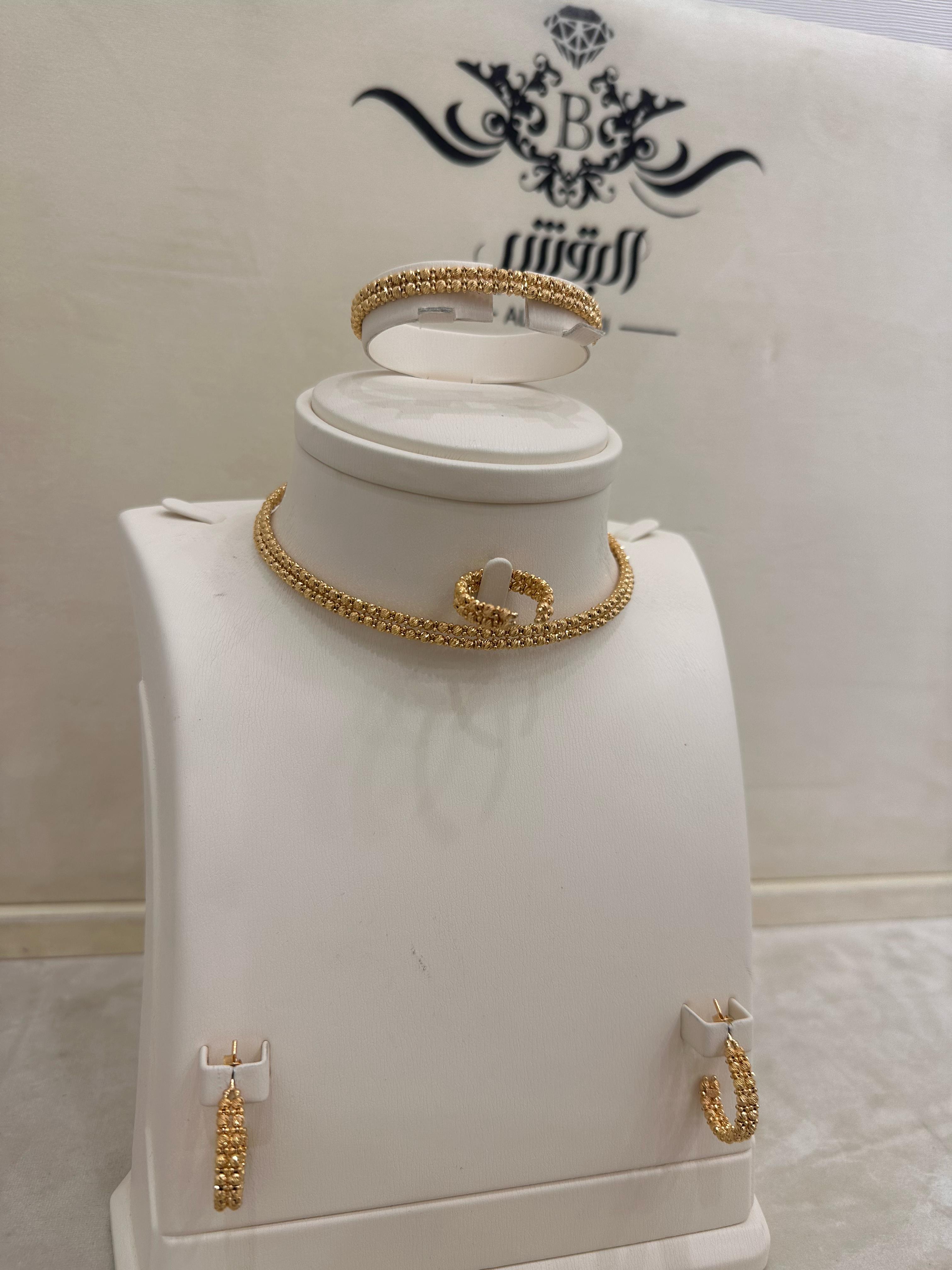 طقم تشوكر ذهب