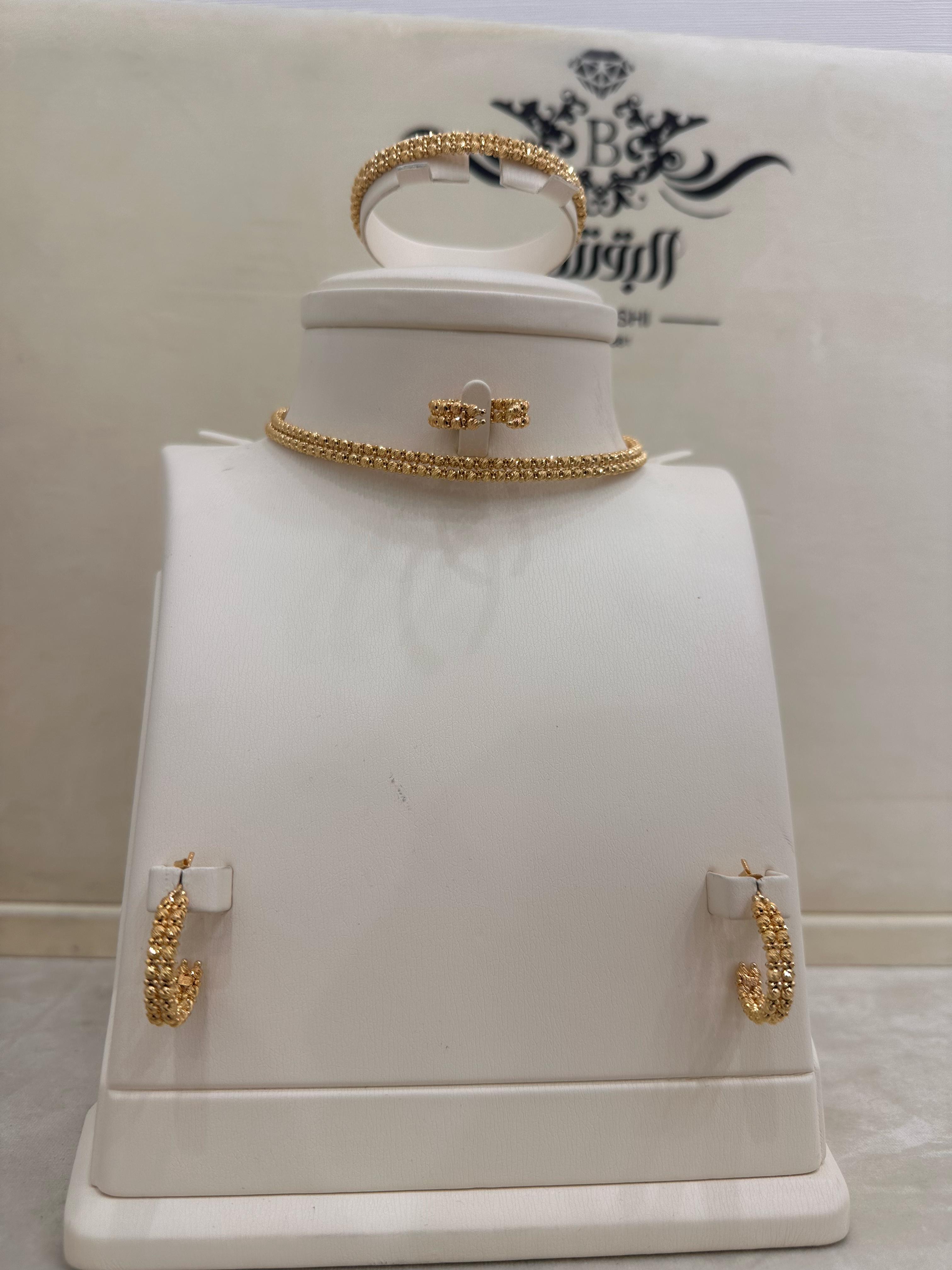 طقم تشوكر ذهب
