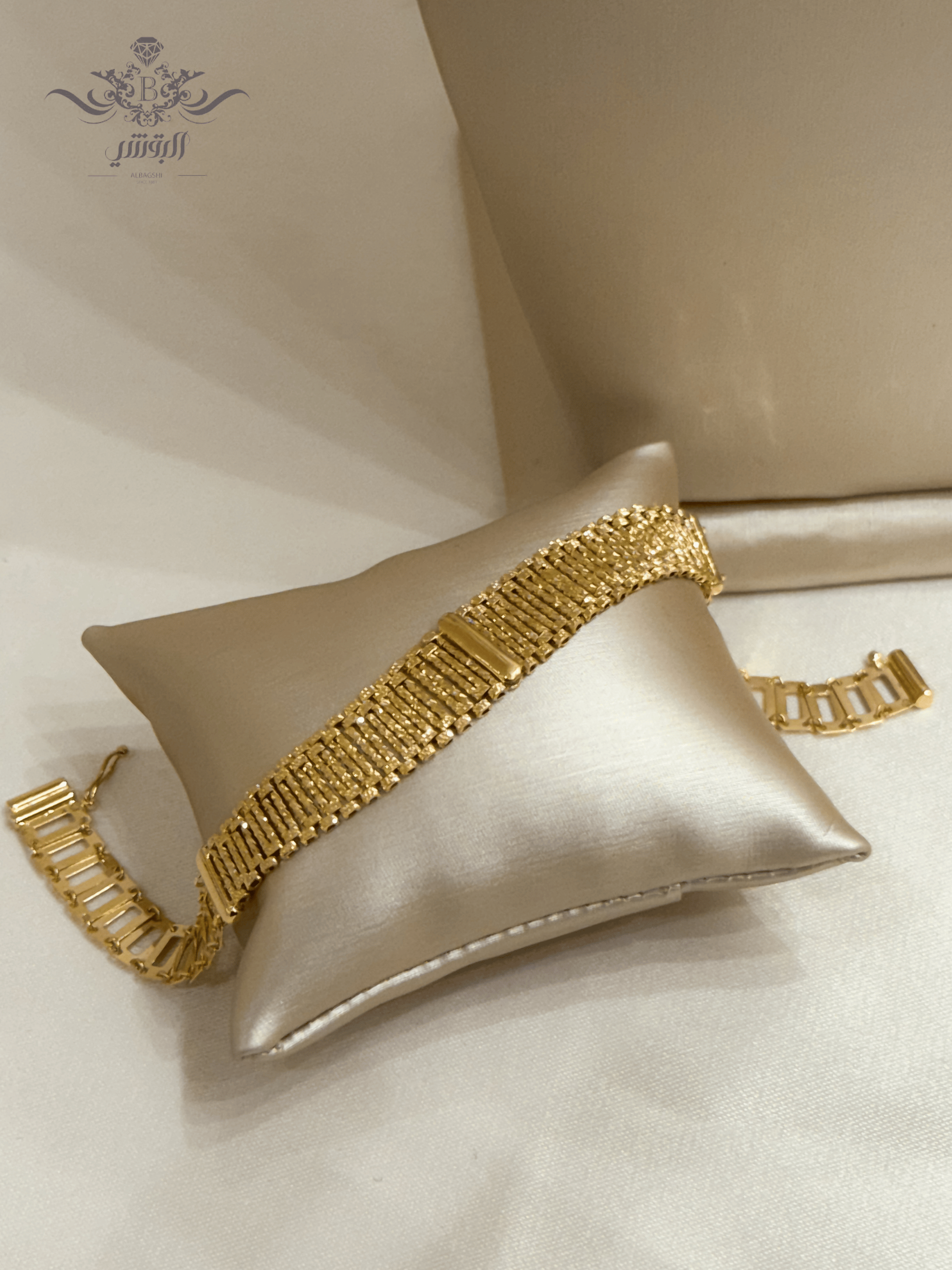 طقم ذهب عيار 21
