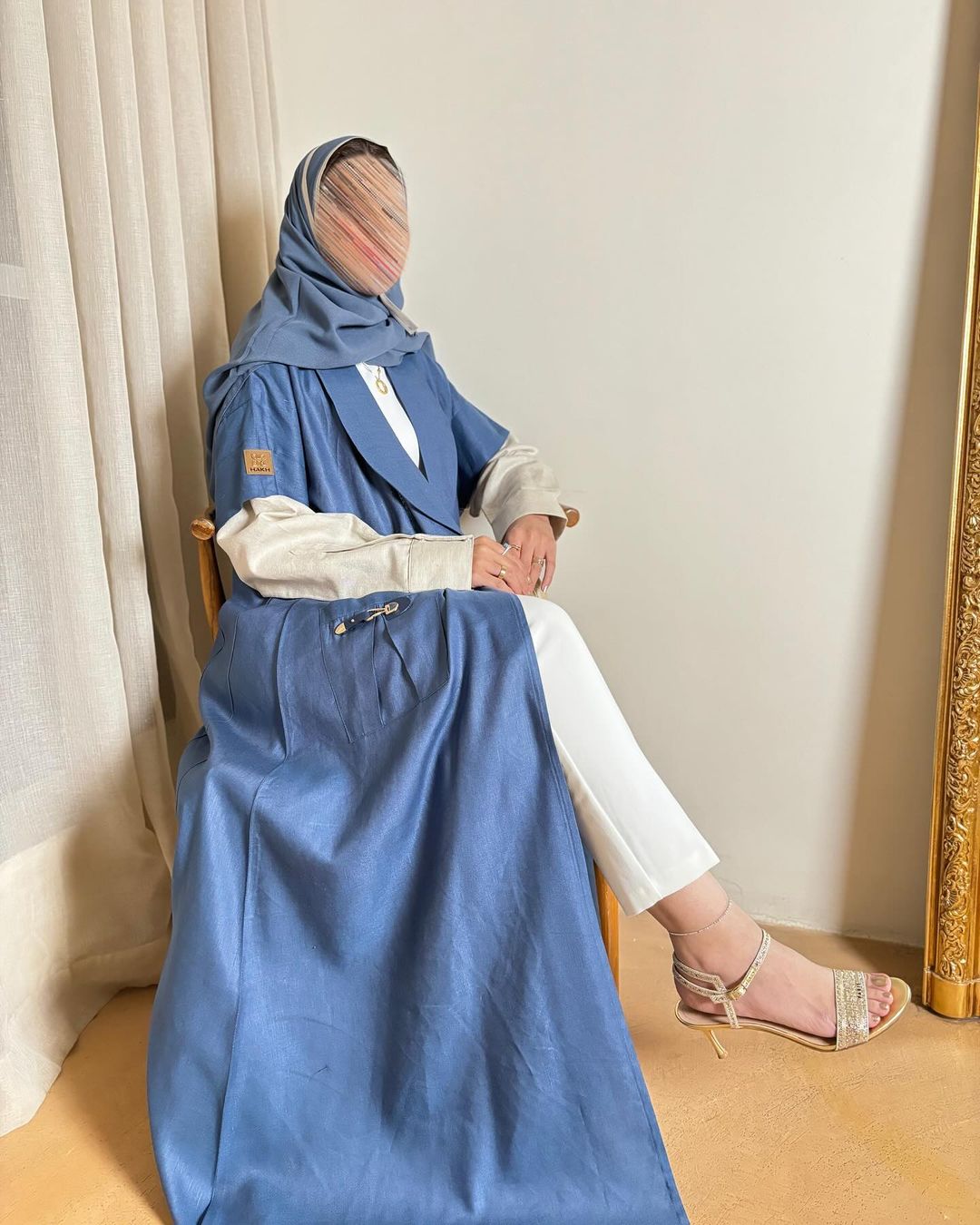  عباية&nbsp;لينن سماوي مع اكمام لينن بيج وجيوب 