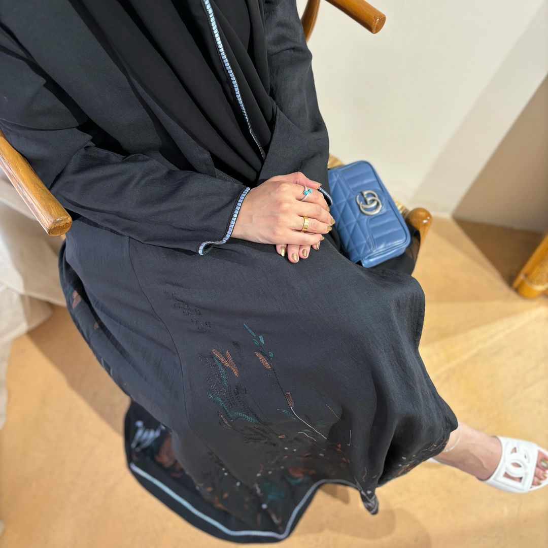  عباية لينن اناقه التطريز المرجان  