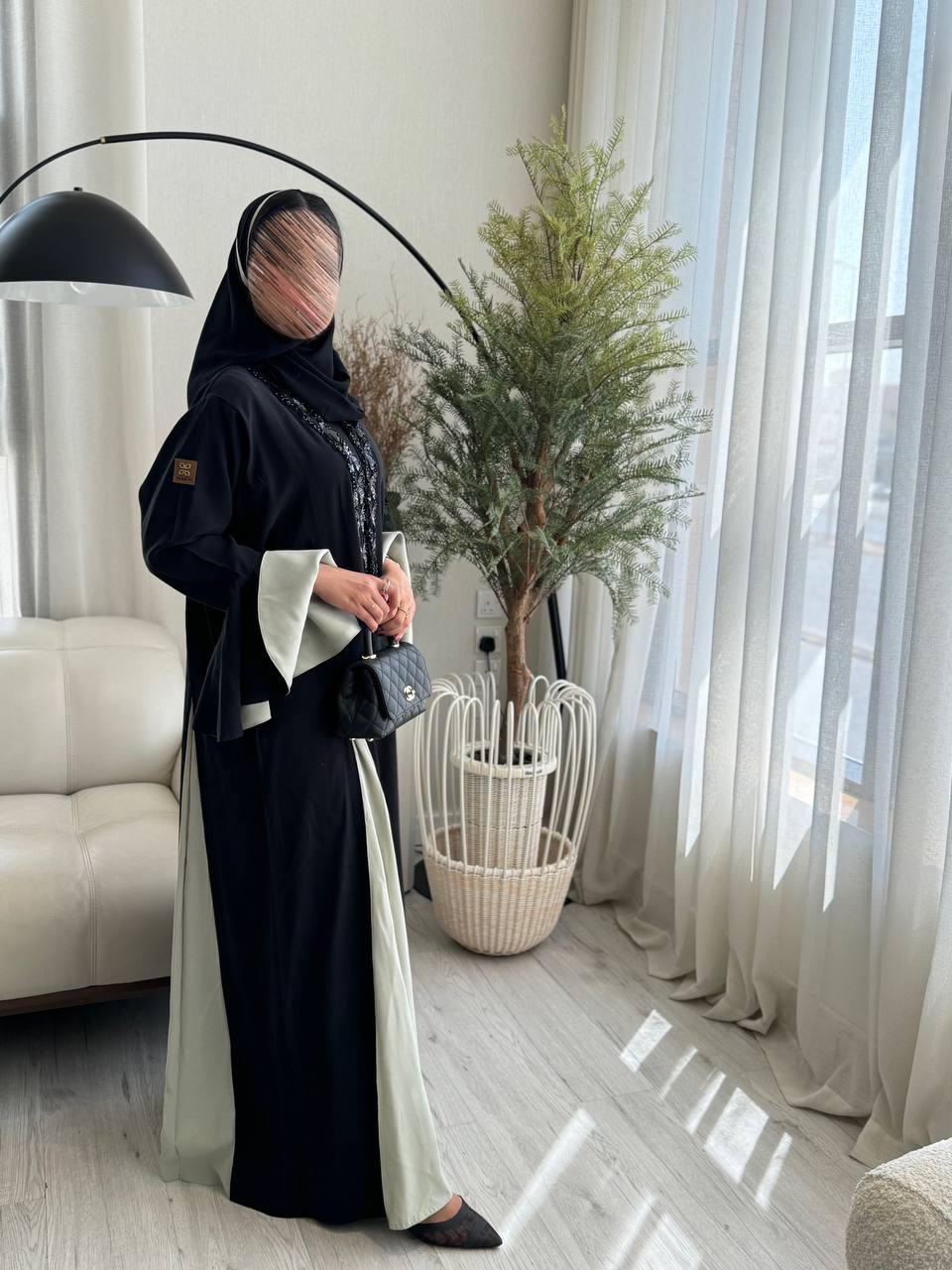  عباية كريب لونين اكمام كلوش 