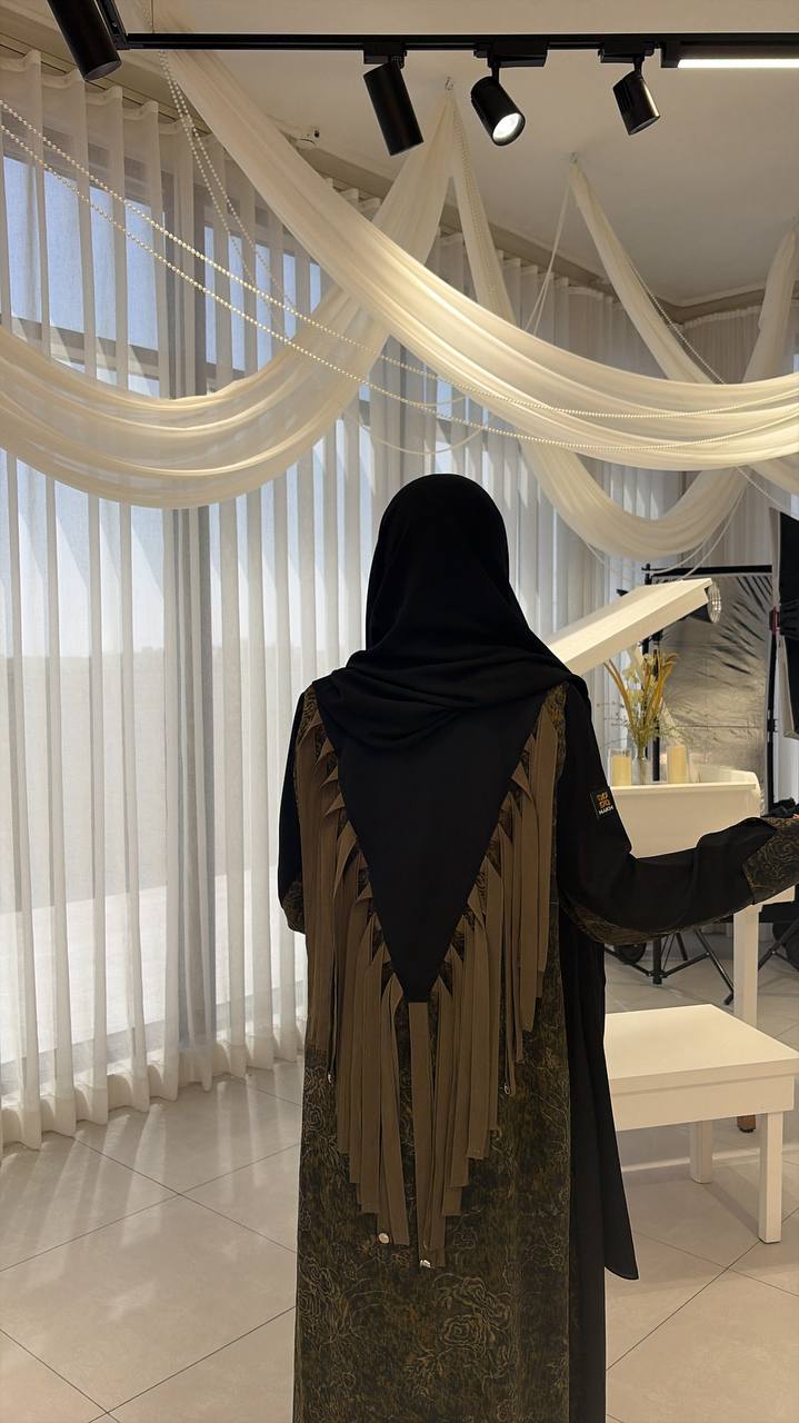  عباية جاكار شرائط من الخلف 