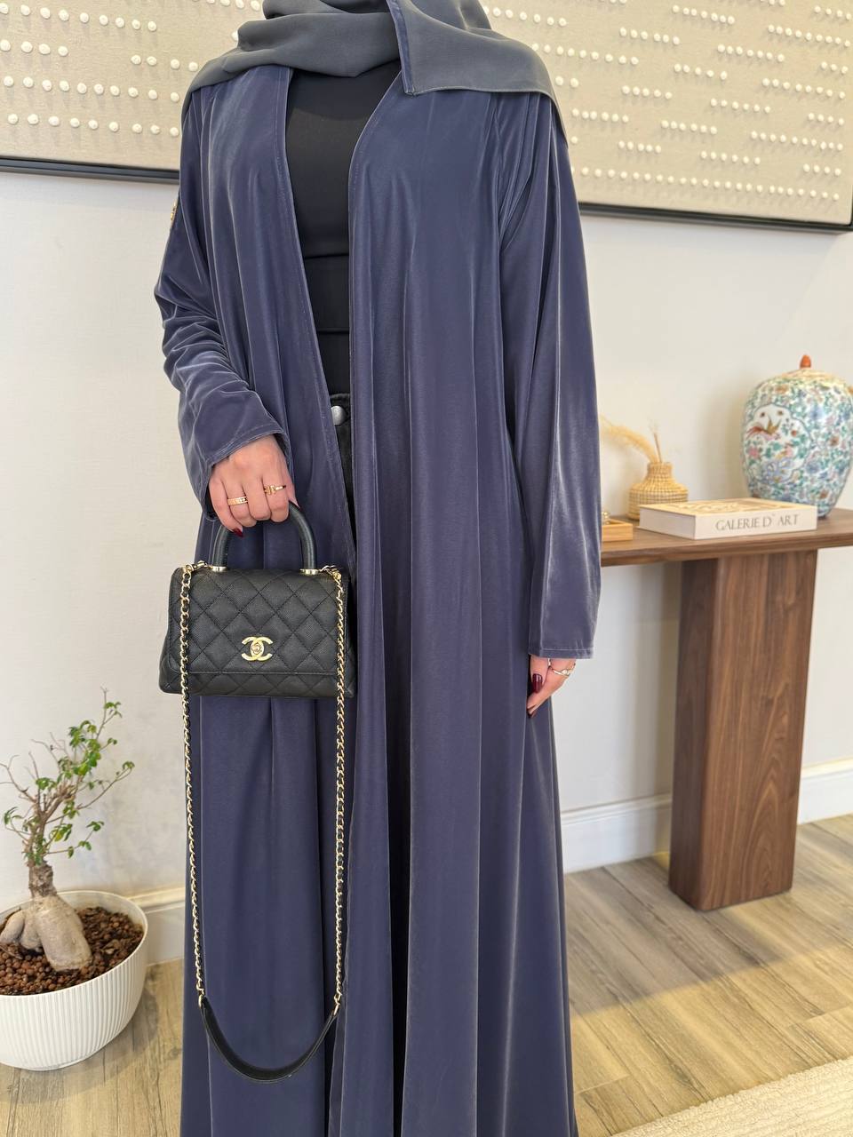  عباية مخمل دبل كلوش سادة 