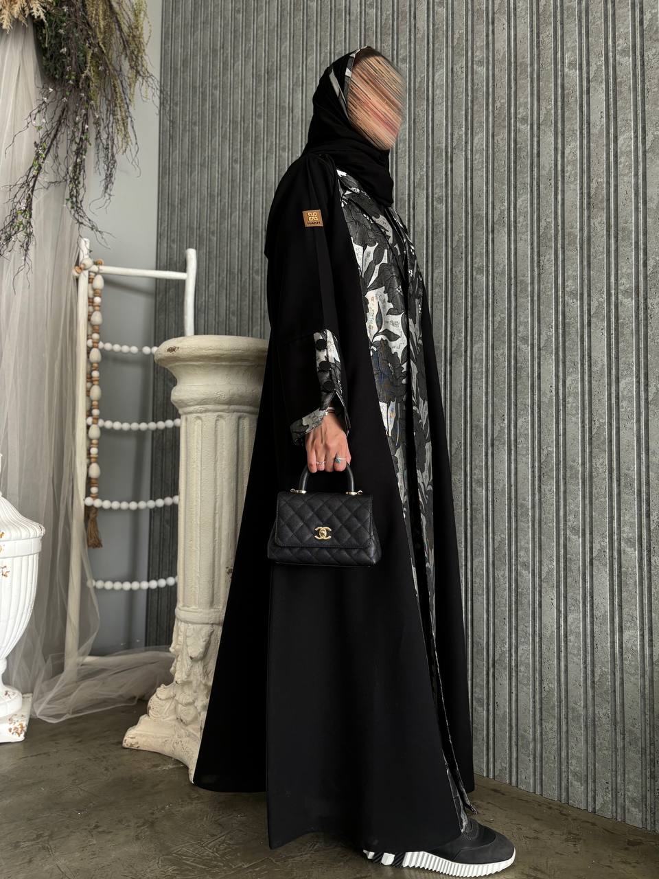  عباية كتان مع تفته مطرزه 