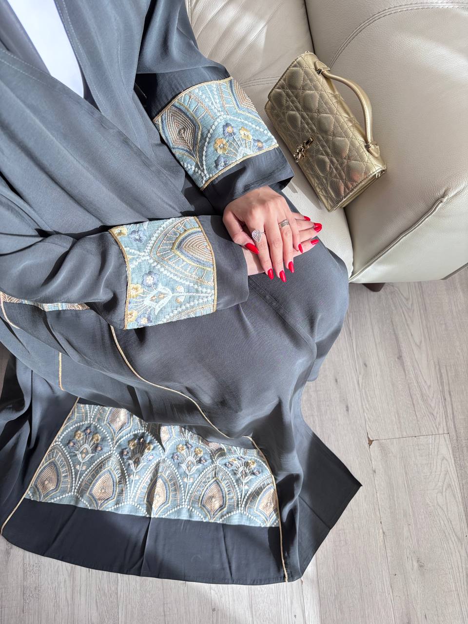   عباية كريب بتدخيلات لنن 