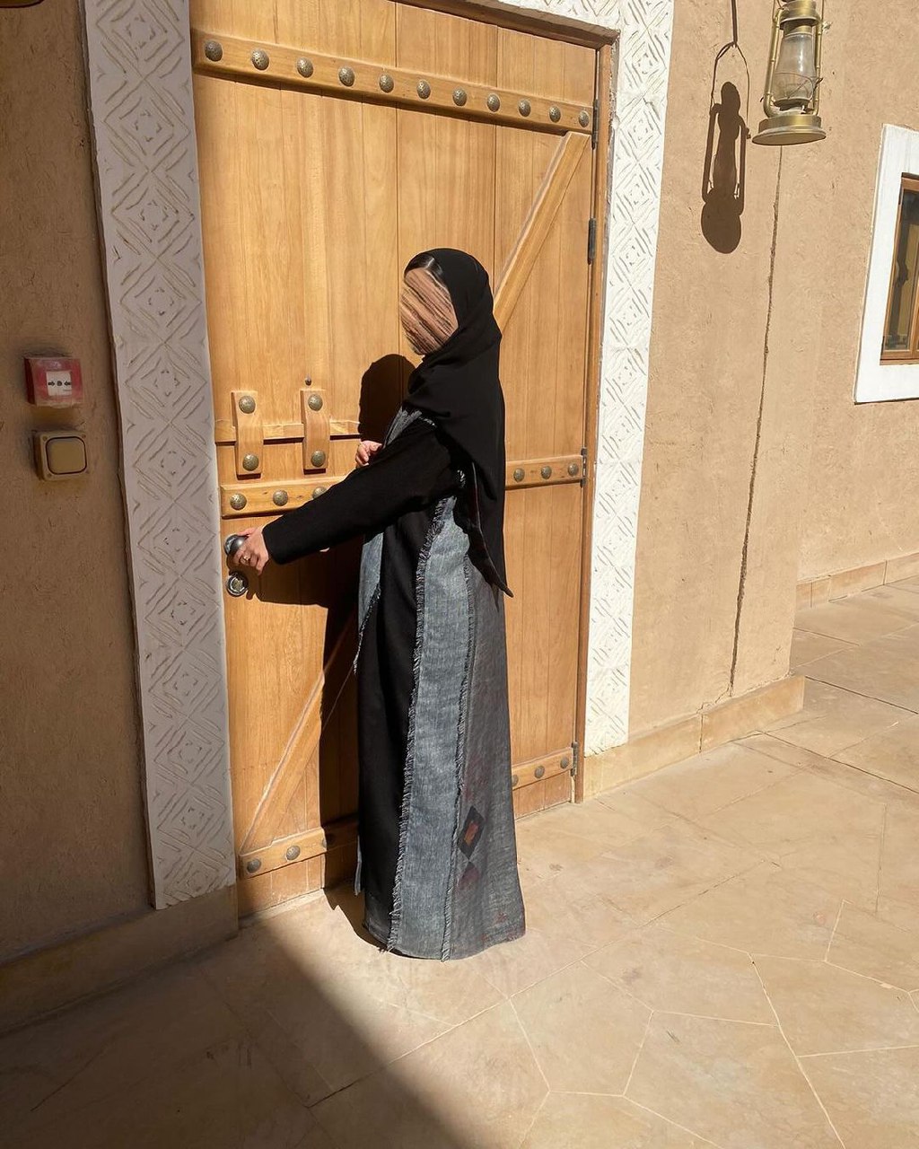  عباية&nbsp;كتان مع تدخيلات لنن طبع 
