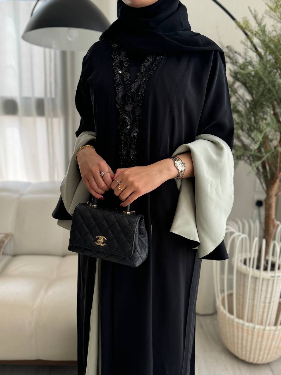  عباية كريب لونين اكمام كلوش 