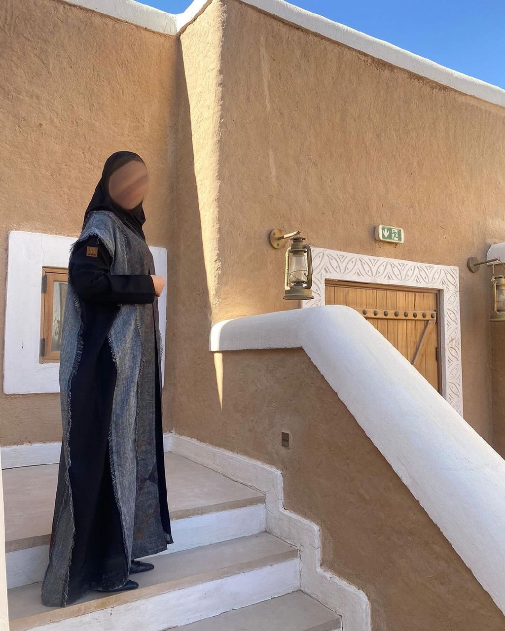  عباية&nbsp;كتان مع تدخيلات لنن طبع 