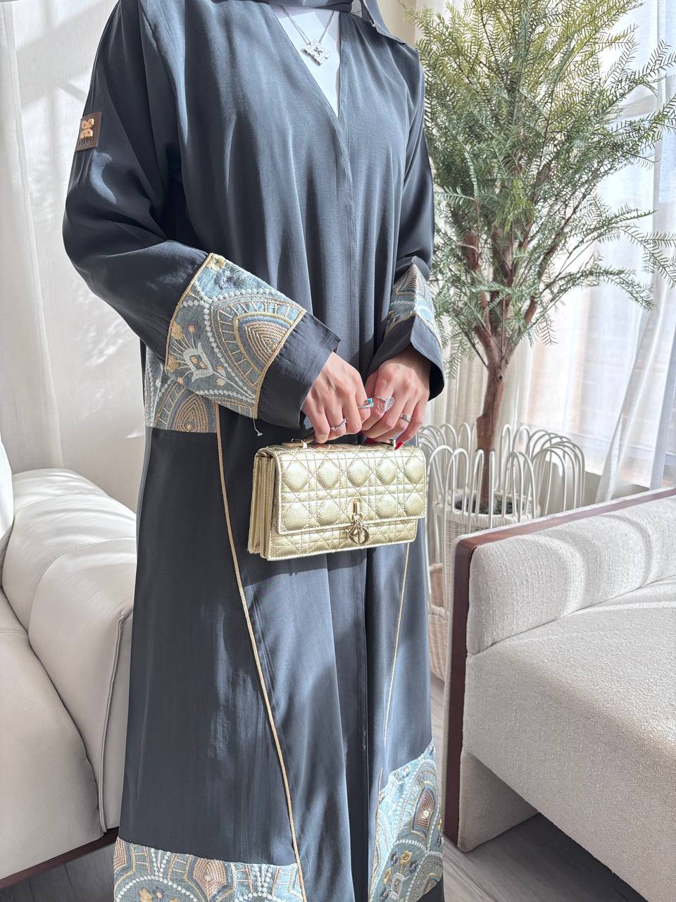   عباية كريب بتدخيلات لنن 