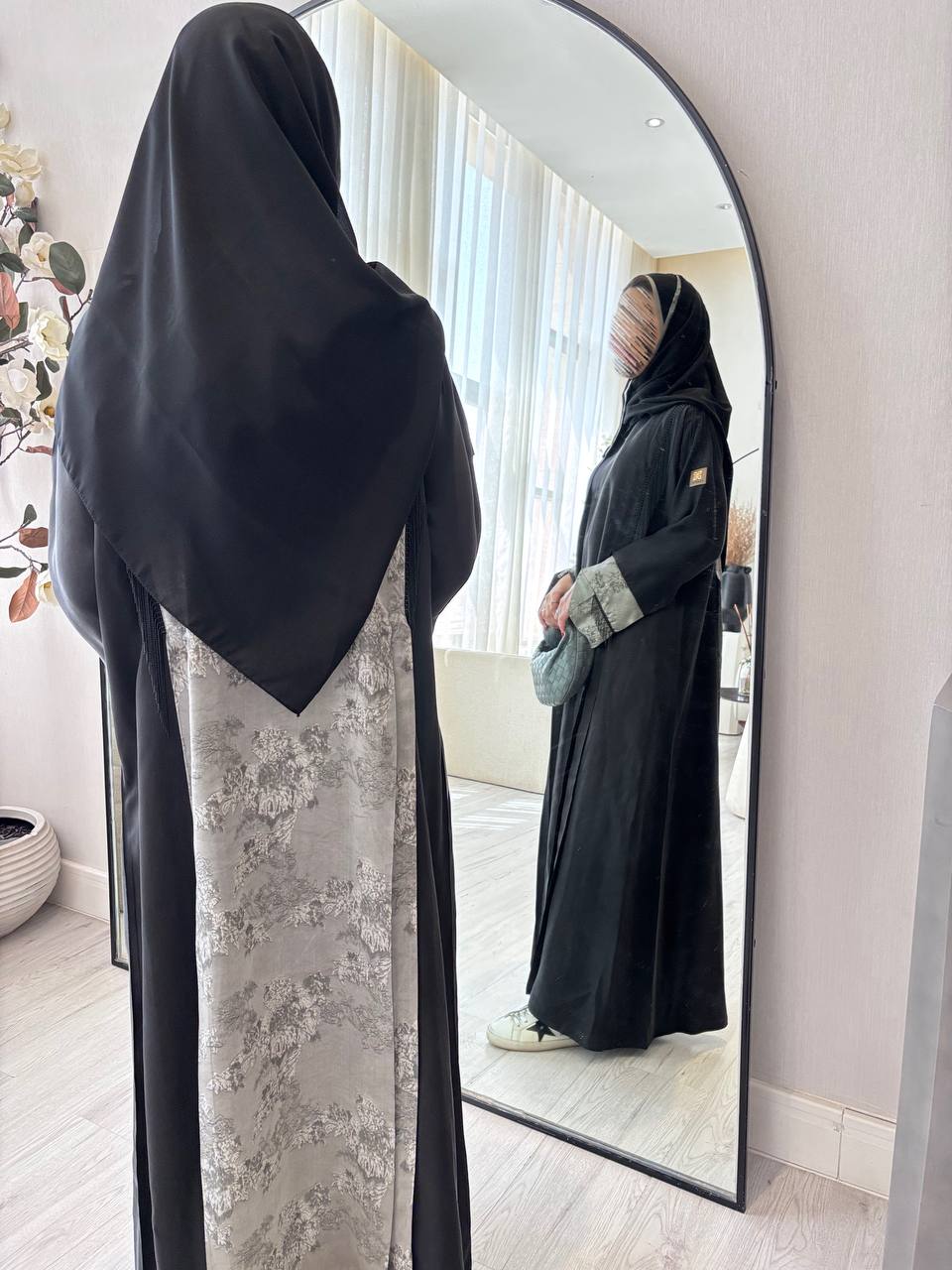  عباية كريب بتدخيلات جاكار 