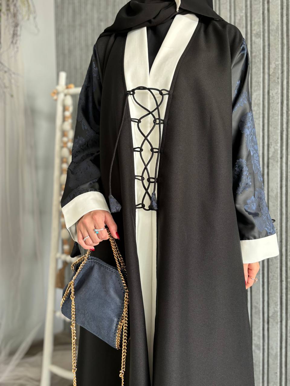  عباية كتان ساده مع طباعه ب اكمام ربط 