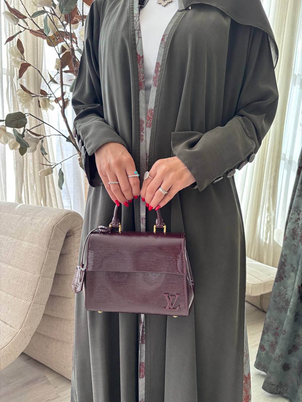  عباية كريب بتدخيلات جاكار 