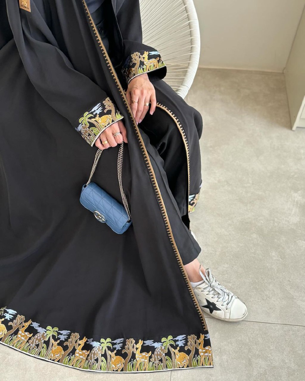  عباية كريب تطريز الغزلان 