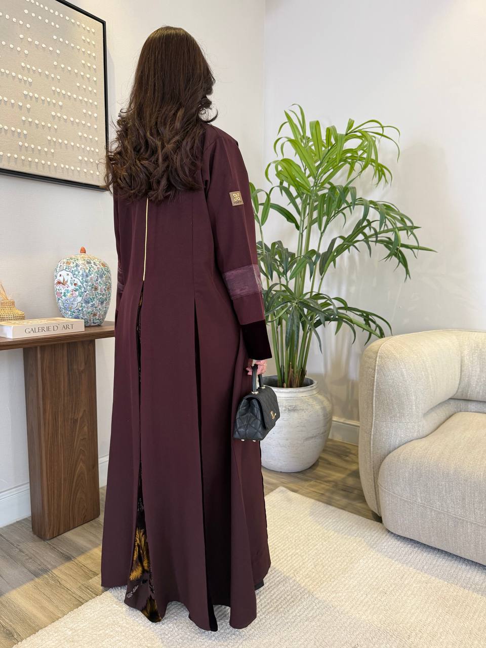  عباية كتان بتدخيلات مخمل وجاكار 