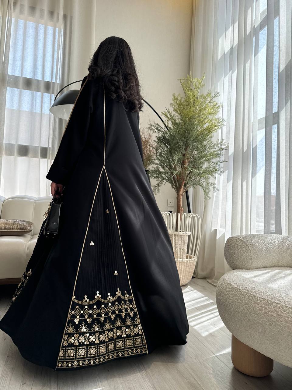  عباية كتان تحديد قيطان ذهبي 