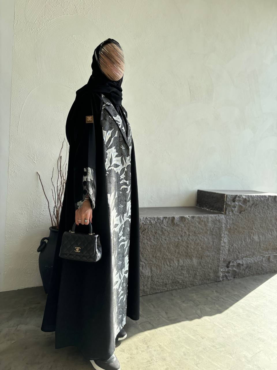  عباية كتان مع تفته مطرزه 
