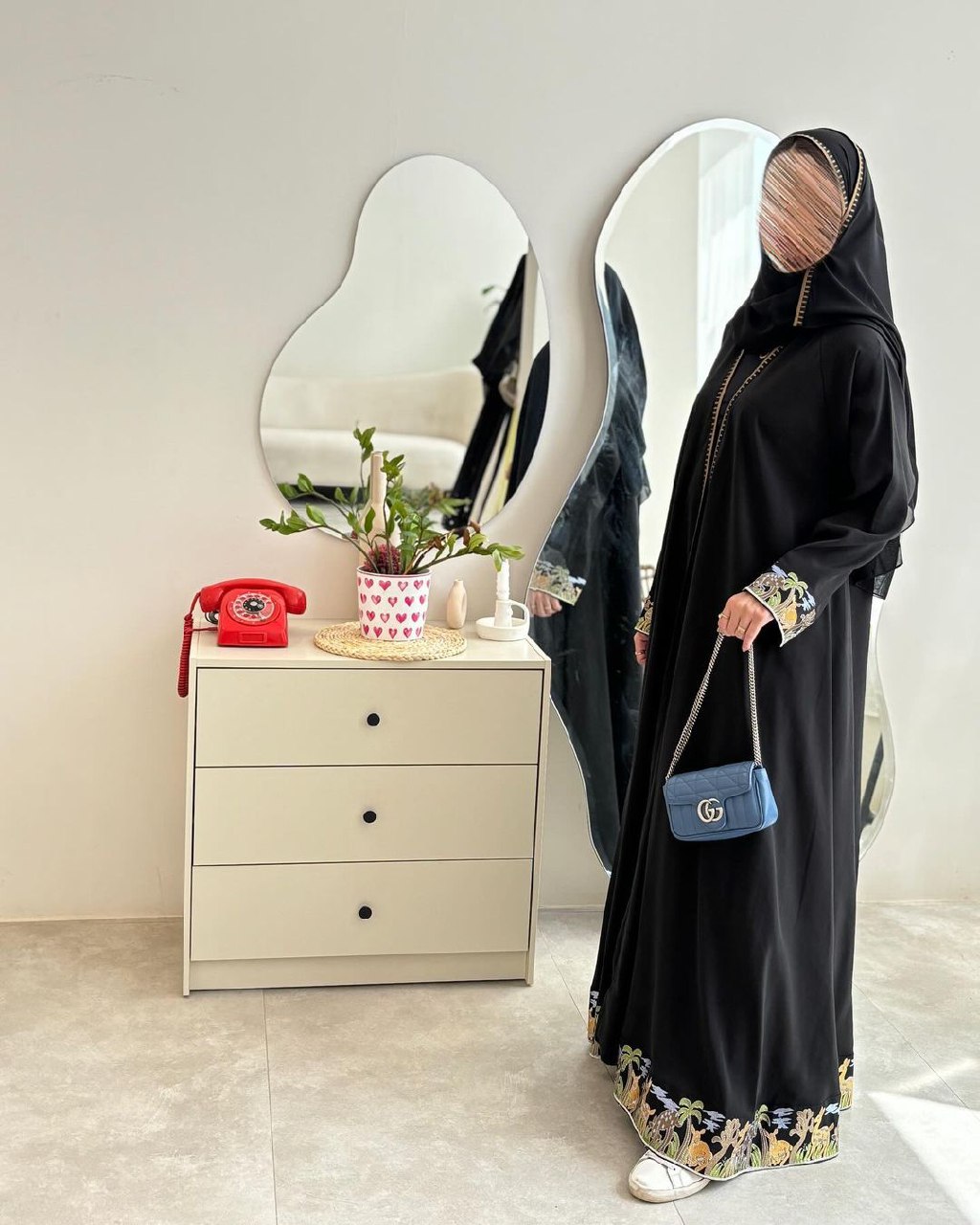  عباية كريب تطريز الغزلان 