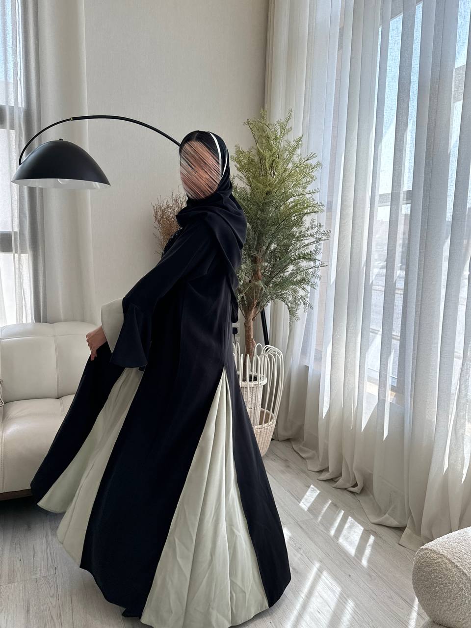  عباية كريب لونين اكمام كلوش 