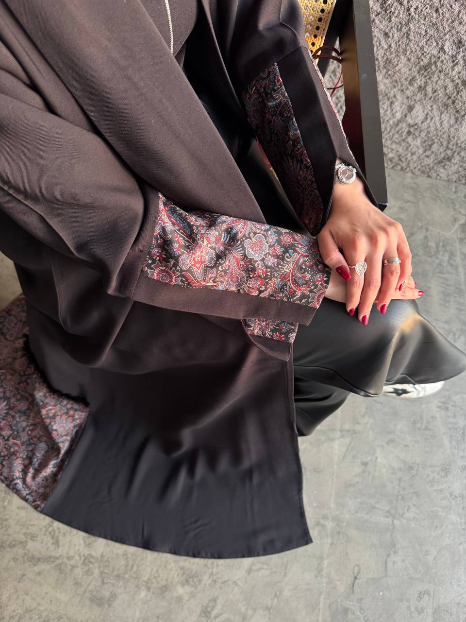  عباية كريب شتوي تحديد جلد وكشميري 