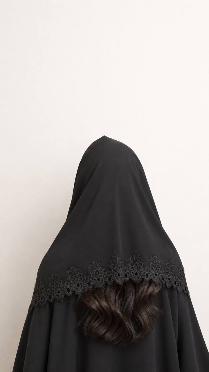  طرحة أسود بحاشية ورد 