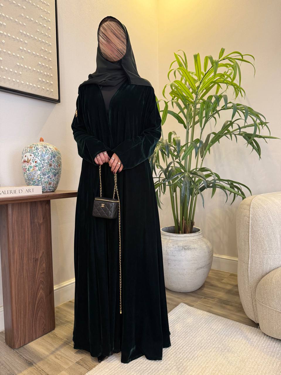  عباية مخمل دبل كلوش سادة 