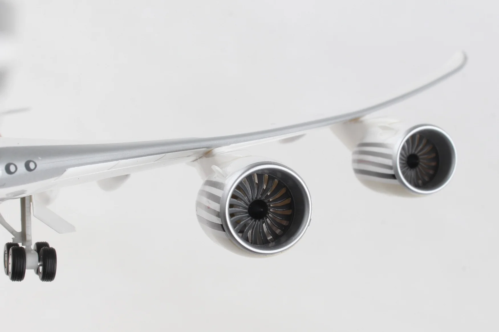 Brunei Government Boeing 747-8 1:200 Scale Model by Hogan Wings