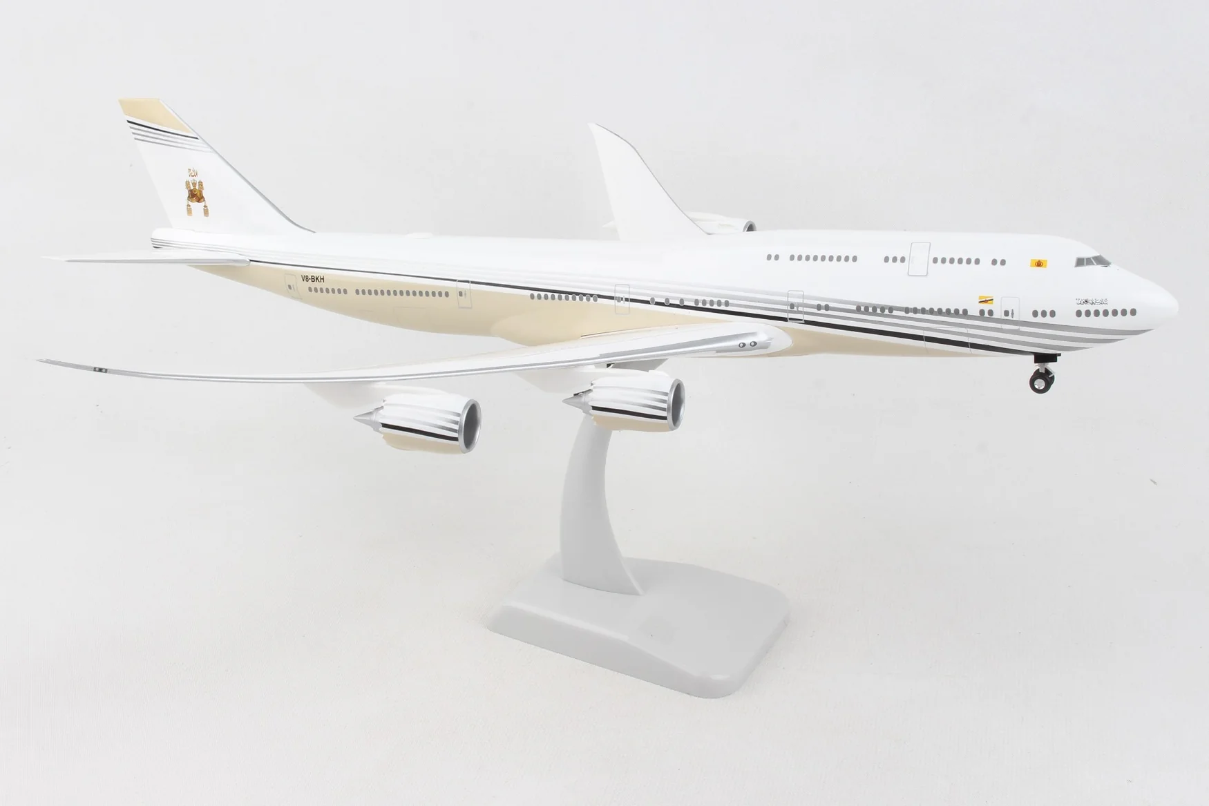 Brunei Government Boeing 747-8 1:200 Scale Model by Hogan Wings