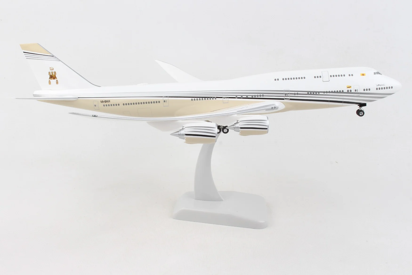 Brunei Government Boeing 747-8 1:200 Scale Model by Hogan Wings